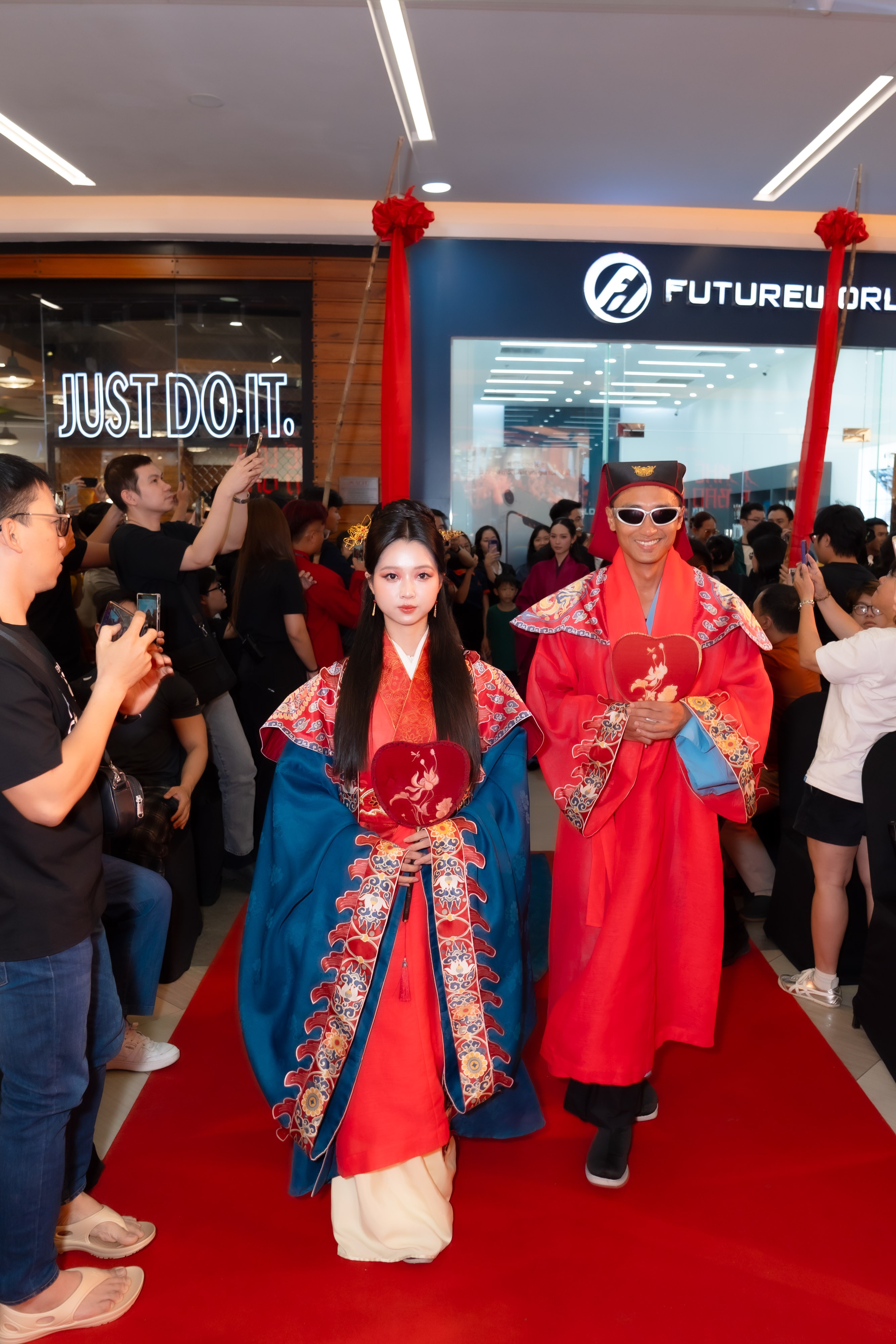 'Khế ước bán dâu' ra mắt hoành tráng bằng lễ rước dâu cổ trang có 'một không hai', gợi nhắc không khí tâm linh huyền bí