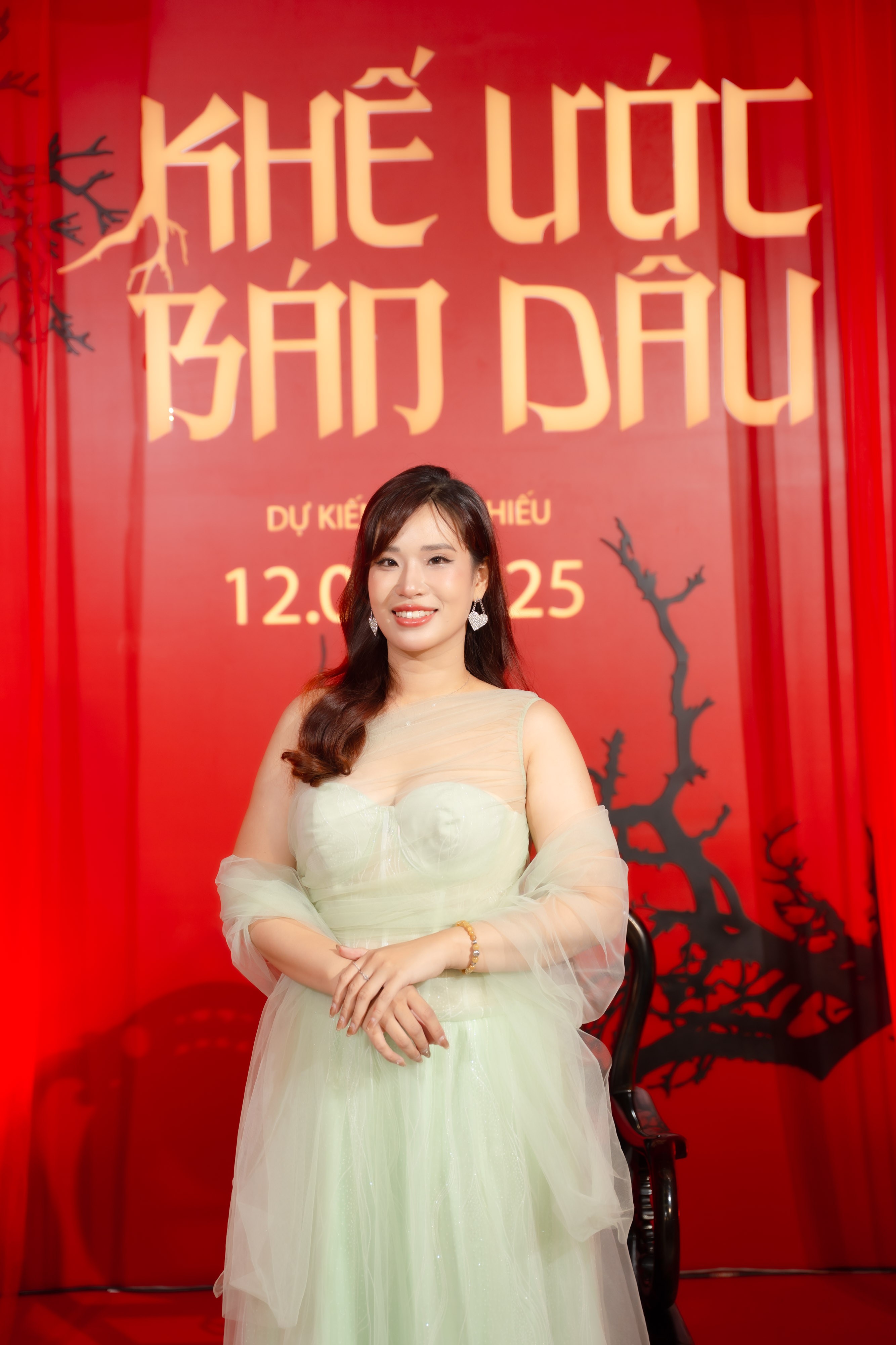 'Khế ước bán dâu' ra mắt hoành tráng bằng lễ rước dâu cổ trang có 'một không hai', gợi nhắc không khí tâm linh huyền bí