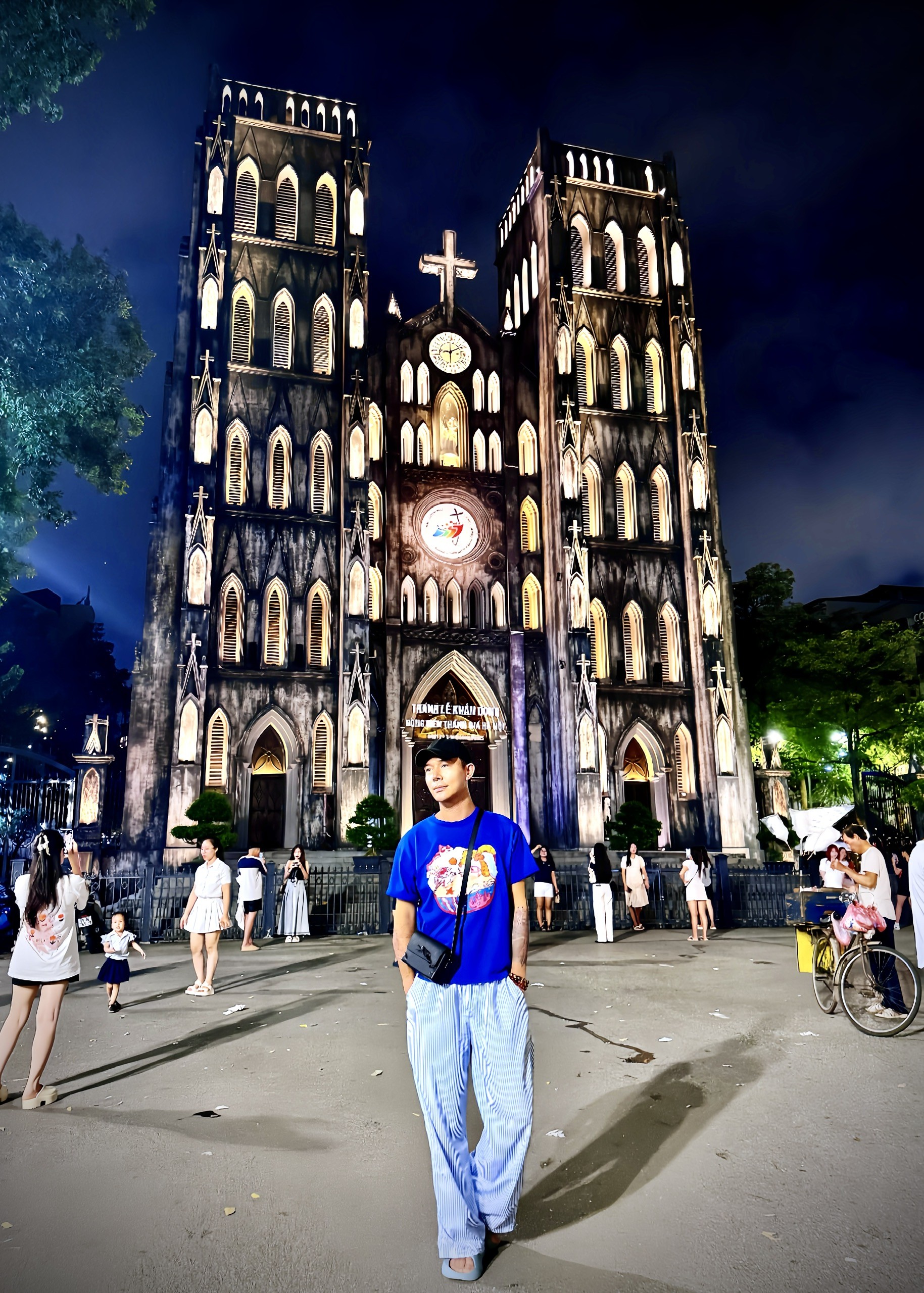 Nathan Lee dạo phố thu Hà Nội, kỷ niệm 80 năm Quốc khánh