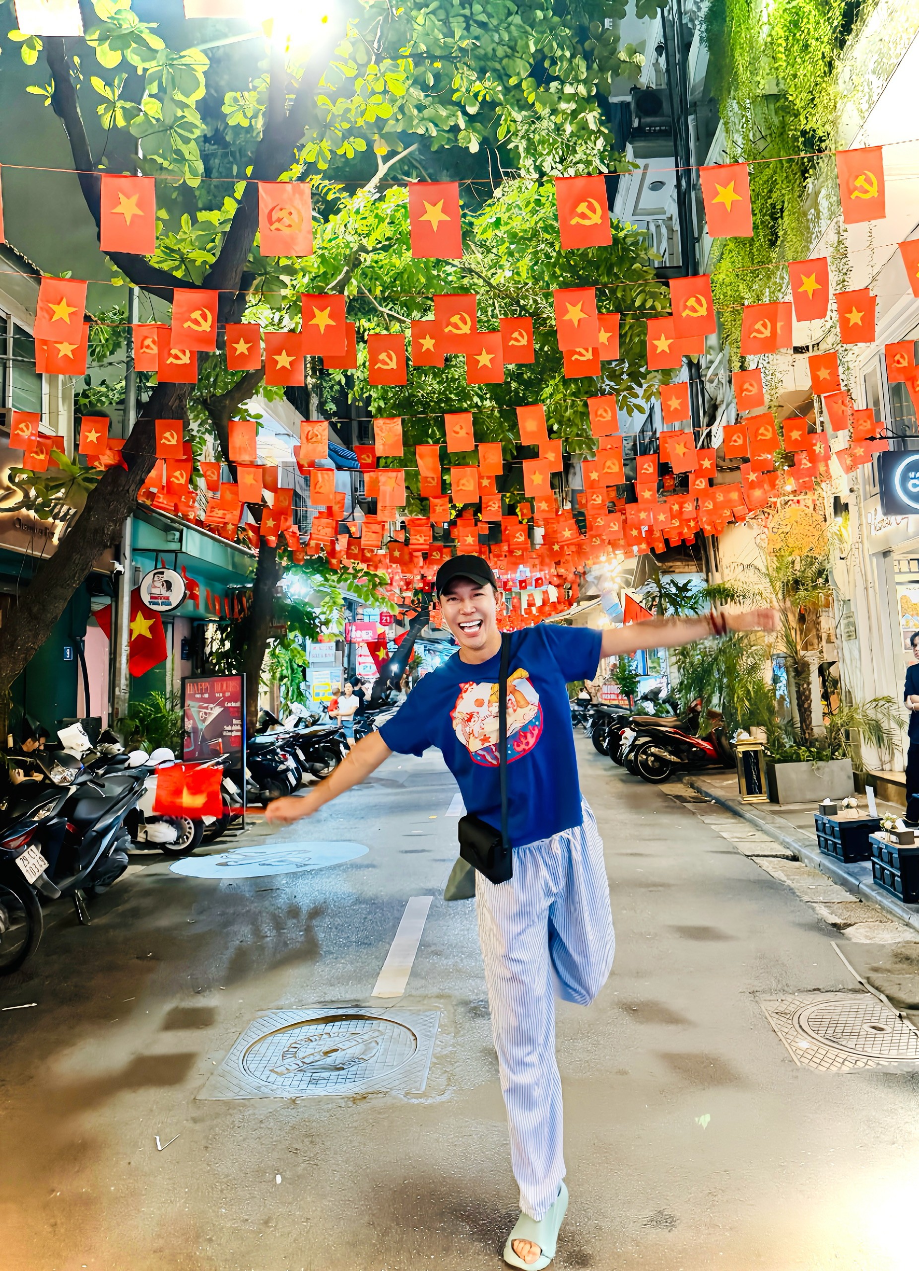 Nathan Lee dạo phố thu Hà Nội, kỷ niệm 80 năm Quốc khánh