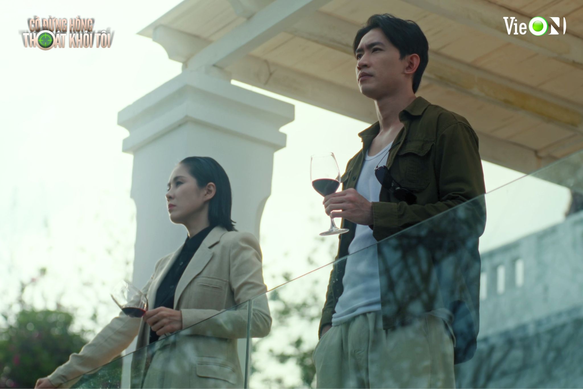 'Cô đừng hòng thoát khỏi tôi': Đỗ Nhật Hoàng 'thuyết phục' Lê Phương bằng diễn xuất