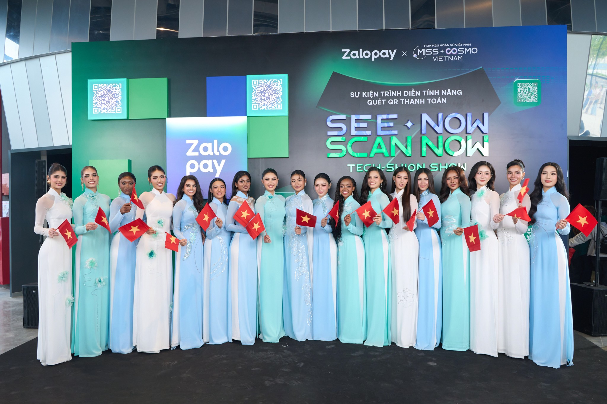 'Hoa hậu hoàn vũ Việt Nam 2025' Nguyễn Hoàng Phương Linh truyền cảm hứng về dự án cộng đồng 'Line2Life' trên sàn diễn 'See Now Scan Now - Tech-Shion S