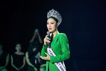 'Hoa hậu hoàn vũ Việt Nam 2025' Nguyễn Hoàng Phương Linh truyền cảm hứng về dự án cộng đồng 'Line2Life' trên sàn diễn 'See Now Scan Now - Tech-Shion S