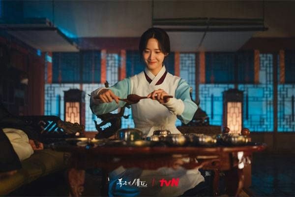 Vì sao chỉ mới 2 tập phát sóng 'Bon Appétit, Your Majesty' của Yoona (SNSD) lại tạo nên cơn sốt toàn cầu?