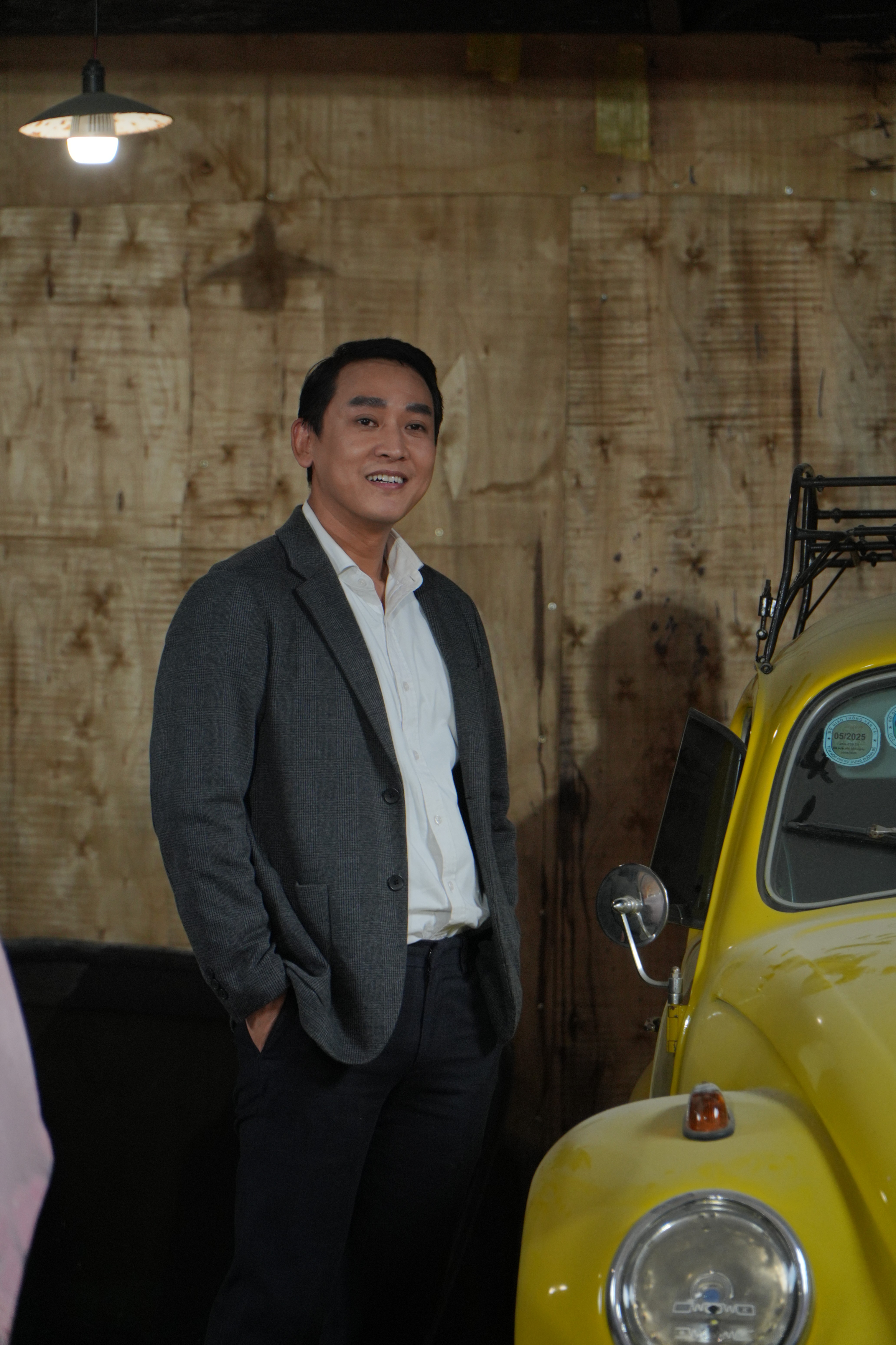 Hứa Vĩ Văn - vai nhà báo An trong phim