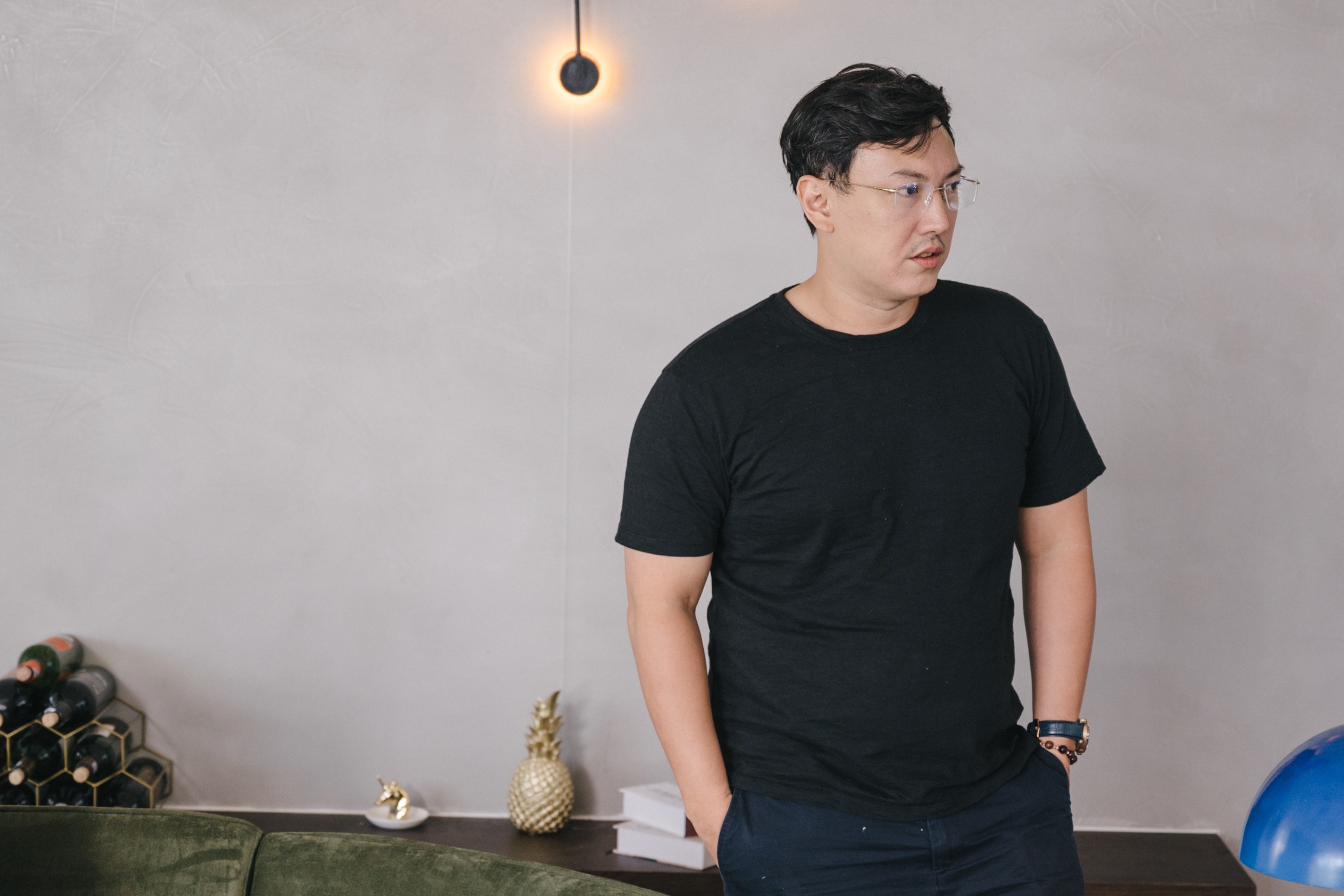 'Bịt mắt bắt nai' công bố ra rạp tháng 9, hé lộ poster ngập drama và hứa hẹn twist khét lẹt