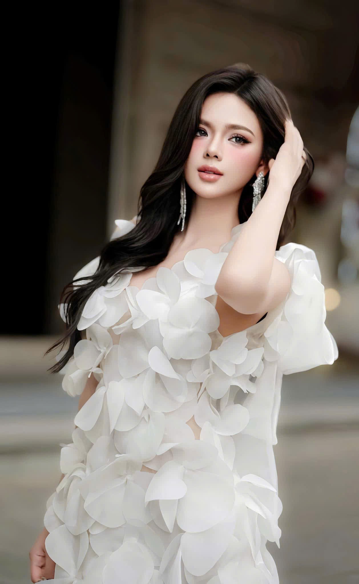 'Bịt mắt bắt nai' công bố ra rạp tháng 9, hé lộ poster ngập drama và hứa hẹn twist khét lẹt