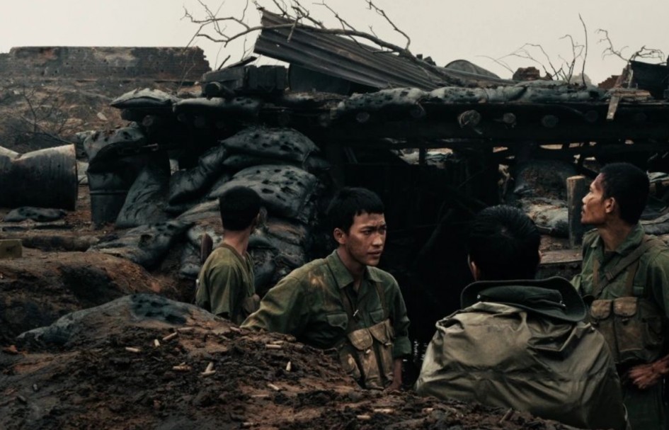 Cán mốc doanh thu 200 tỷ, ‘Mưa đỏ’ lập thành tích ấn tượng