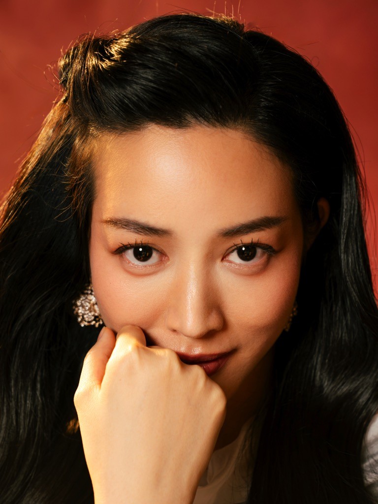 Mai Thanh Hà 'đốn tim' với vẻ đẹp Á Đông trong bộ ảnh trở lại sau 3 năm