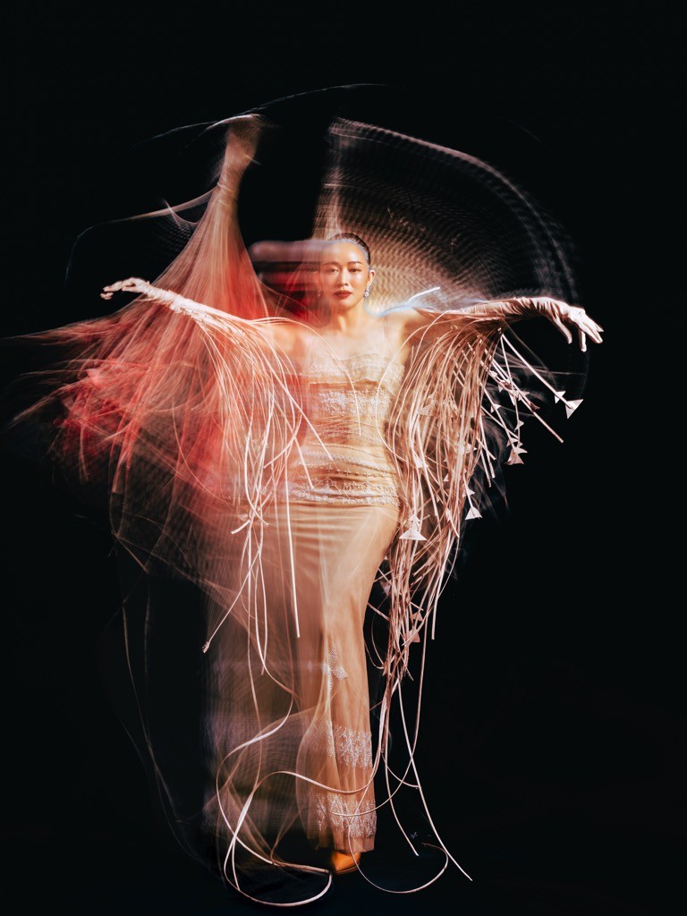 Mai Thanh Hà 'đốn tim' với vẻ đẹp Á Đông trong bộ ảnh trở lại sau 3 năm