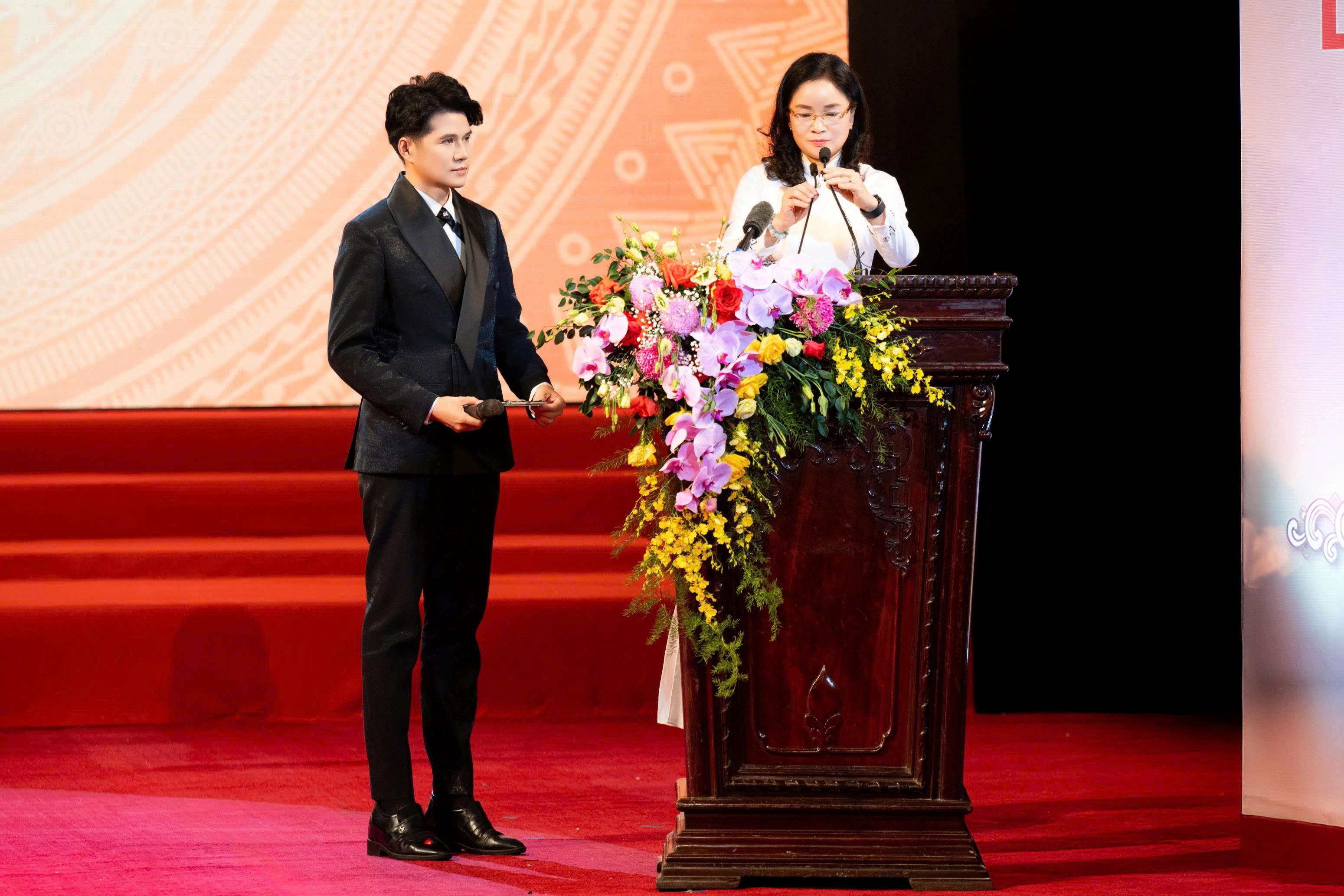 Nỗi niềm của Vũ Mạnh Cường khi dẫn dắt các chương trình Đại lễ 80 năm