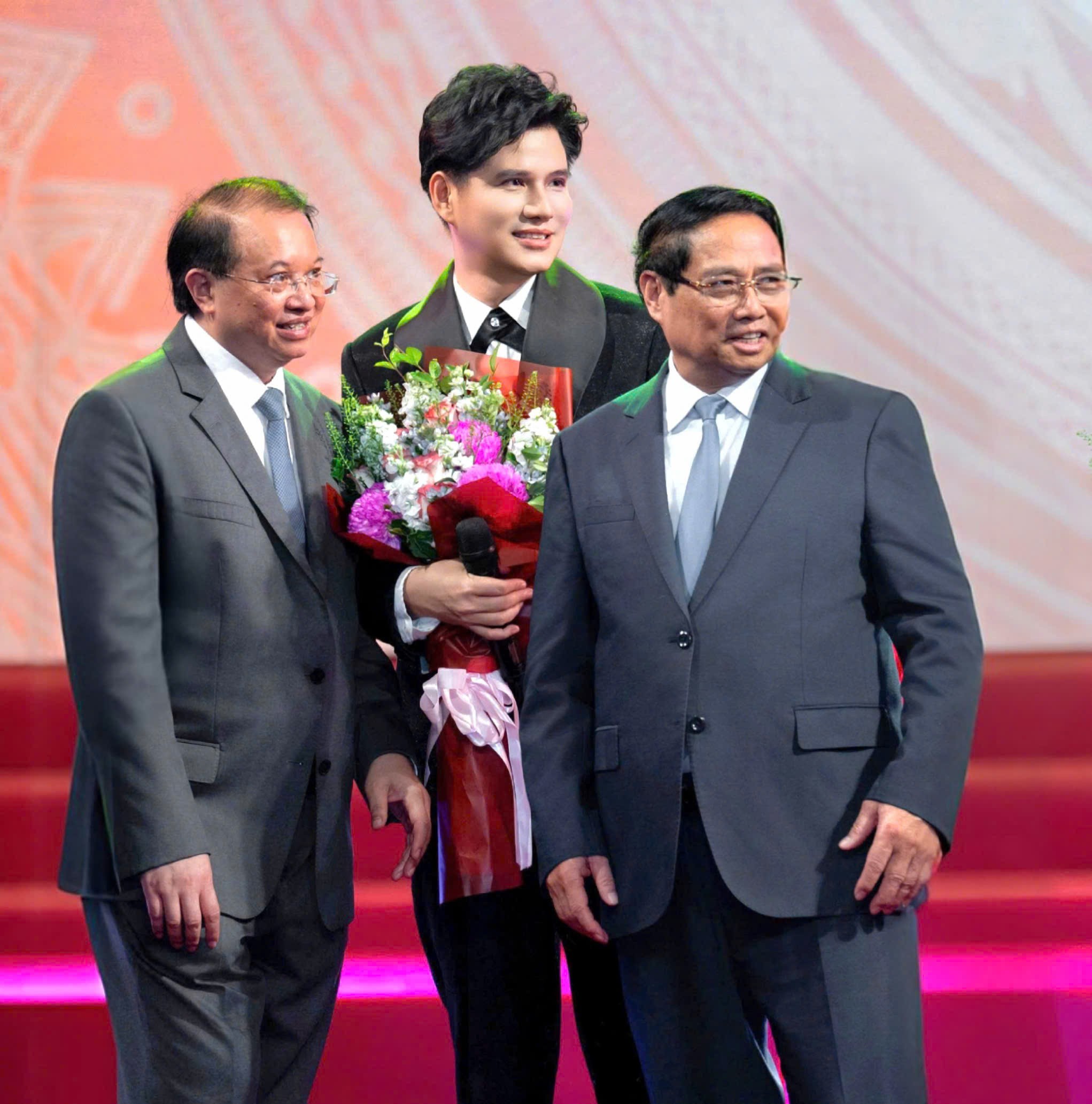 Nỗi niềm của Vũ Mạnh Cường khi dẫn dắt các chương trình Đại lễ 80 năm