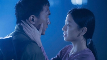 'Mưa đỏ': Cảnh quay tế nhị nhưng vô cùng đáng yêu của Hạ Anh và Đỗ Nhật Hoàng