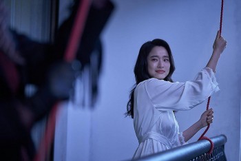 Nữ chính phim 18+ 'Aema' đột phá sau nhiều năm vật lộn