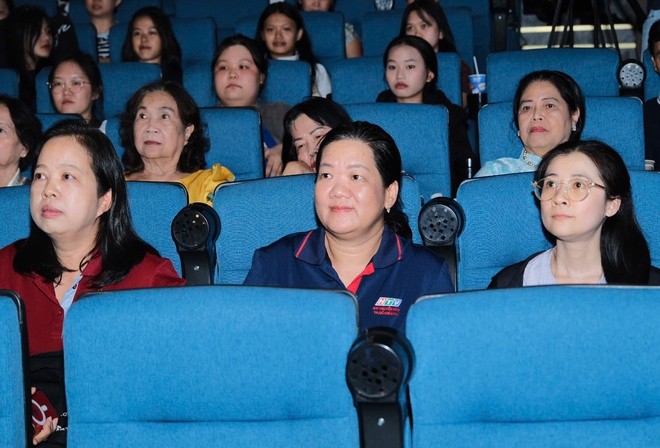 Phim tài liệu 'Mùa thu khải hoàn': Góc nhìn thật đời của người Sài Gòn mừng ngày sinh nhật của đất nước