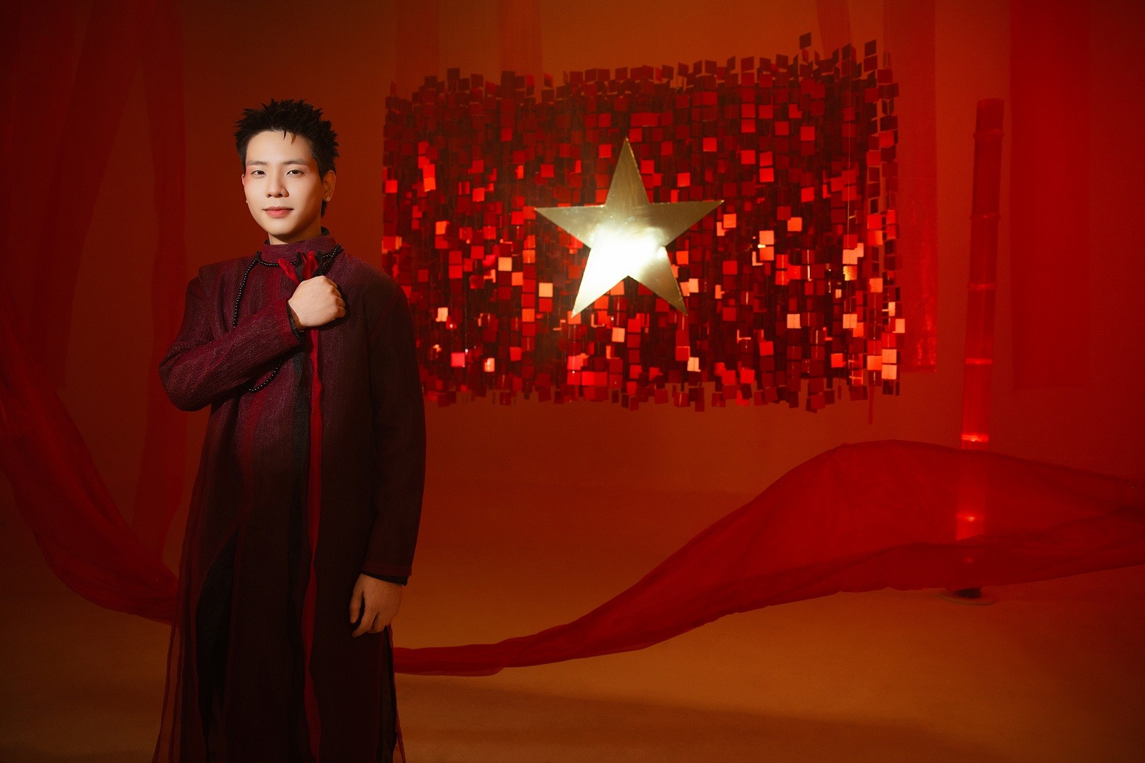 'Kiếp sau vẫn là người Việt Nam' ra phiên bản MV lyrics