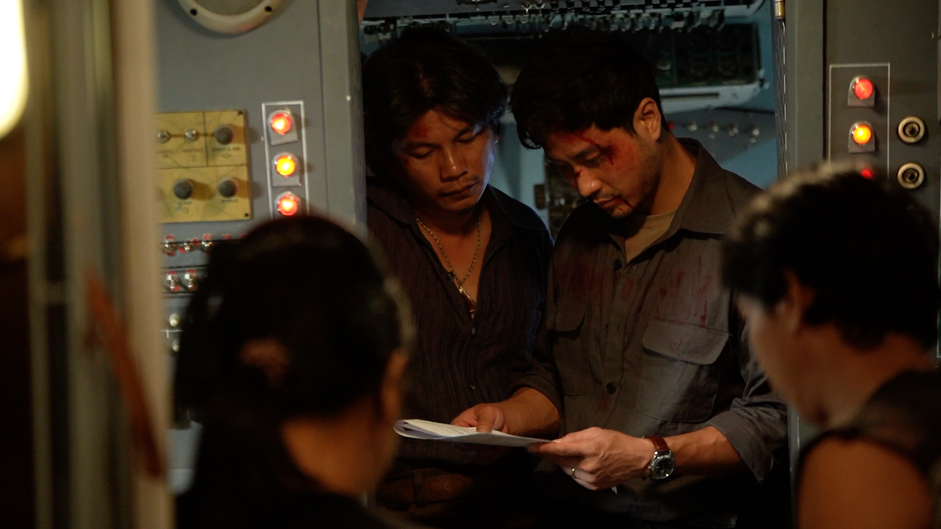 Đoàn phim 'Tử chiến trên không' nín thở với từng cảnh quay trong khoang máy bay hẹp: 'Sai một ly là đi một dặm'