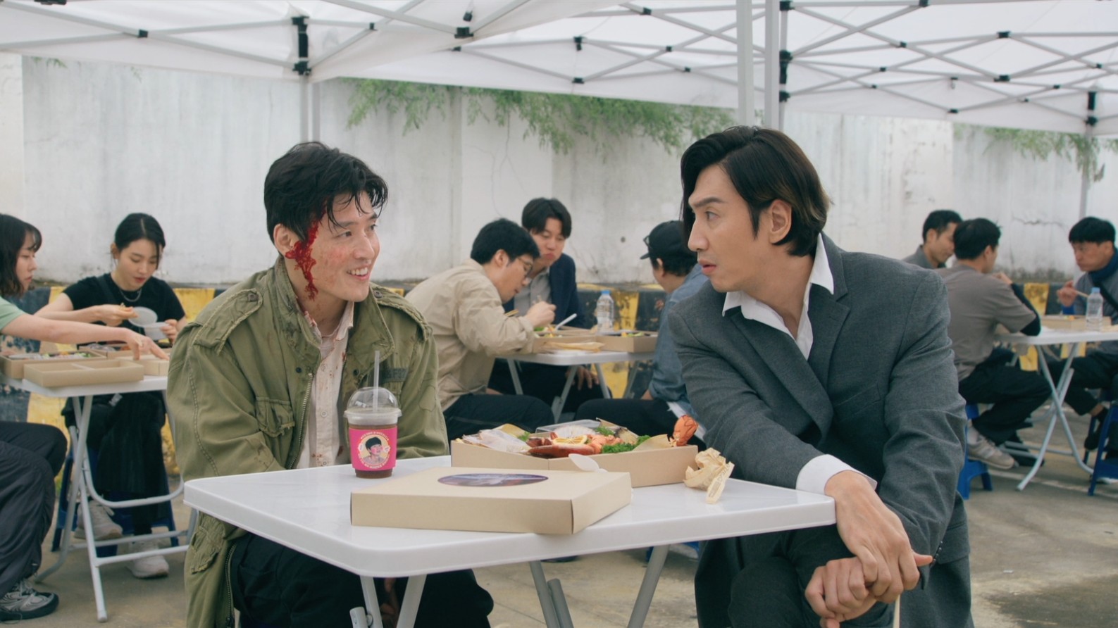 'Tay anh giữ một vì sao': Bộ đôi sao Hàn tiếp theo đổ bộ màn ảnh Việt sau Jung II Woo và Go Kyung Pyo gọi tên Lee kwang Soo và Kang Ha Neul
