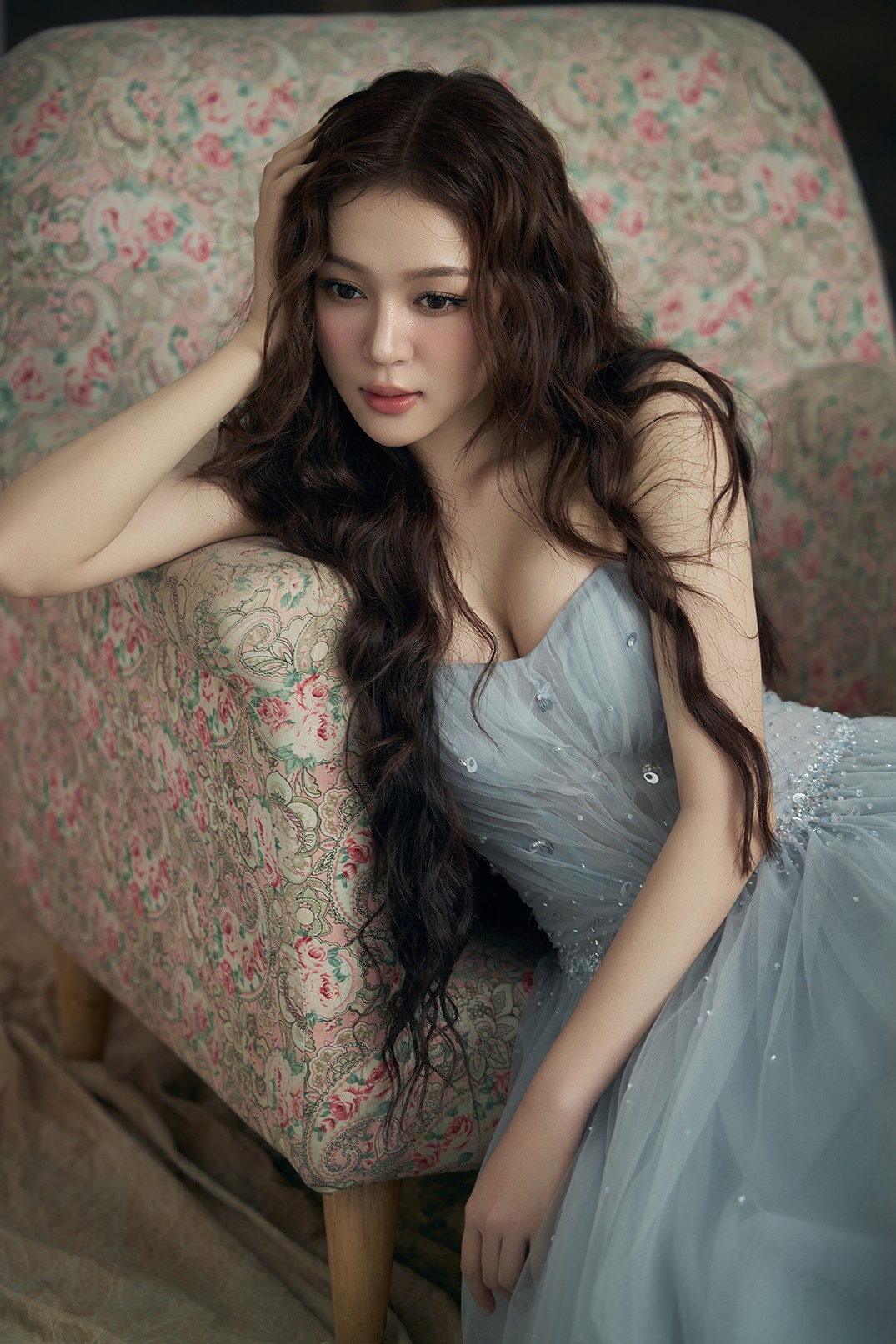 Hoa hậu Kiều Duy tung bộ ảnh đón sinh nhật, thông báo tin vui