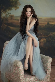 Hoa hậu Kiều Duy tung bộ ảnh đón sinh nhật, thông báo tin vui