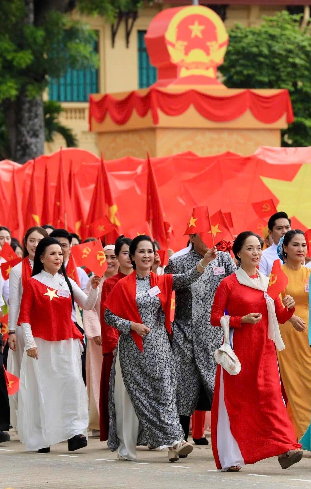 Các nghệ sĩ hội tụ tại Quảng trường Ba Đình, lan tỏa tinh thần yêu nước