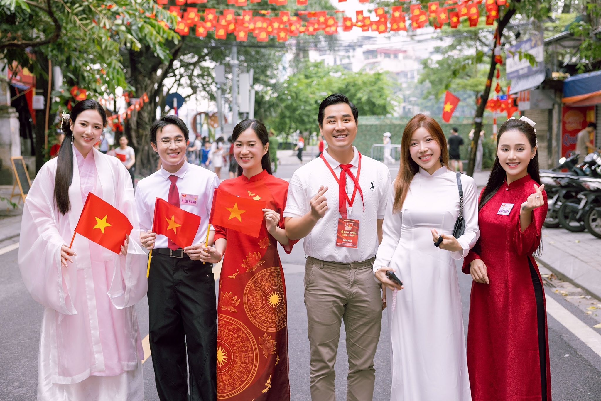 Các nghệ sĩ hội tụ tại Quảng trường Ba Đình, lan tỏa tinh thần yêu nước Các nghệ sĩ hội tụ tại Quảng trường Ba Đình, lan tỏa tinh thần yêu nước