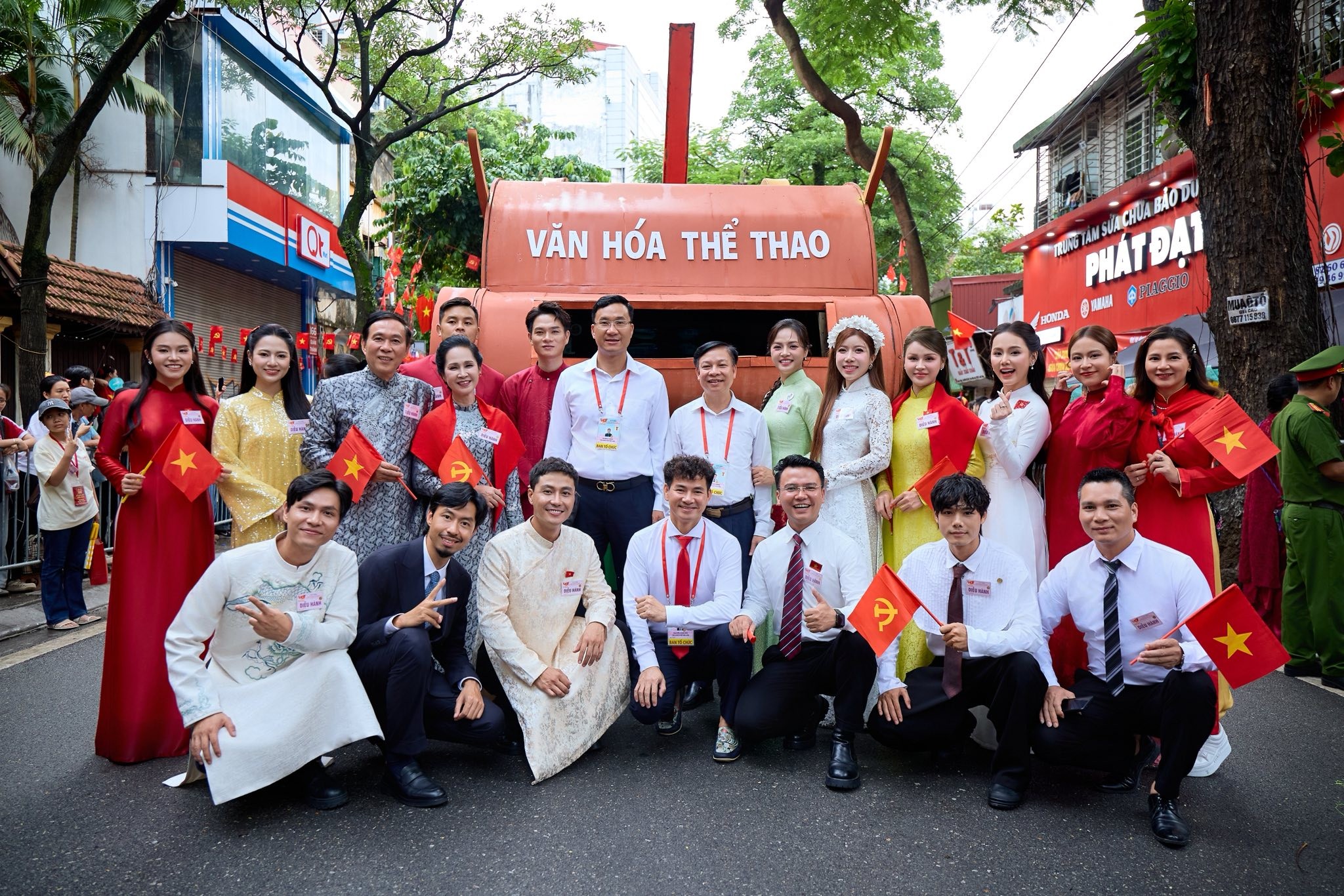 Các nghệ sĩ hội tụ tại Quảng trường Ba Đình, lan tỏa tinh thần yêu nước Các nghệ sĩ hội tụ tại Quảng trường Ba Đình, lan tỏa tinh thần yêu nước