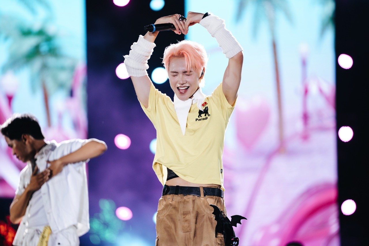 Tự hào 80 năm Quốc khánh 2/9 của đất nước, Jsol hát đến lạc cả giọng trong sự hò reo của hàng ngàn khán giả