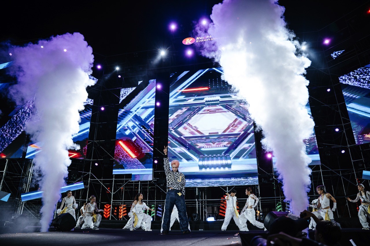 Tự hào 80 năm Quốc khánh 2/9 của đất nước, Jsol hát đến lạc cả giọng trong sự hò reo của hàng ngàn khán giả