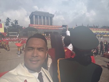 Trương Thế Vinh gây sốt với loạt ảnh mờ ảo có '1-0-2'