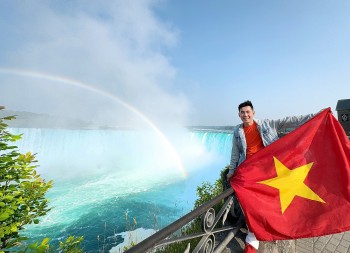 Đoan Trường: Nghệ sĩ Việt duy nhất đưa hình ảnh lá cờ Việt Nam đi qua… 70 quốc gia!