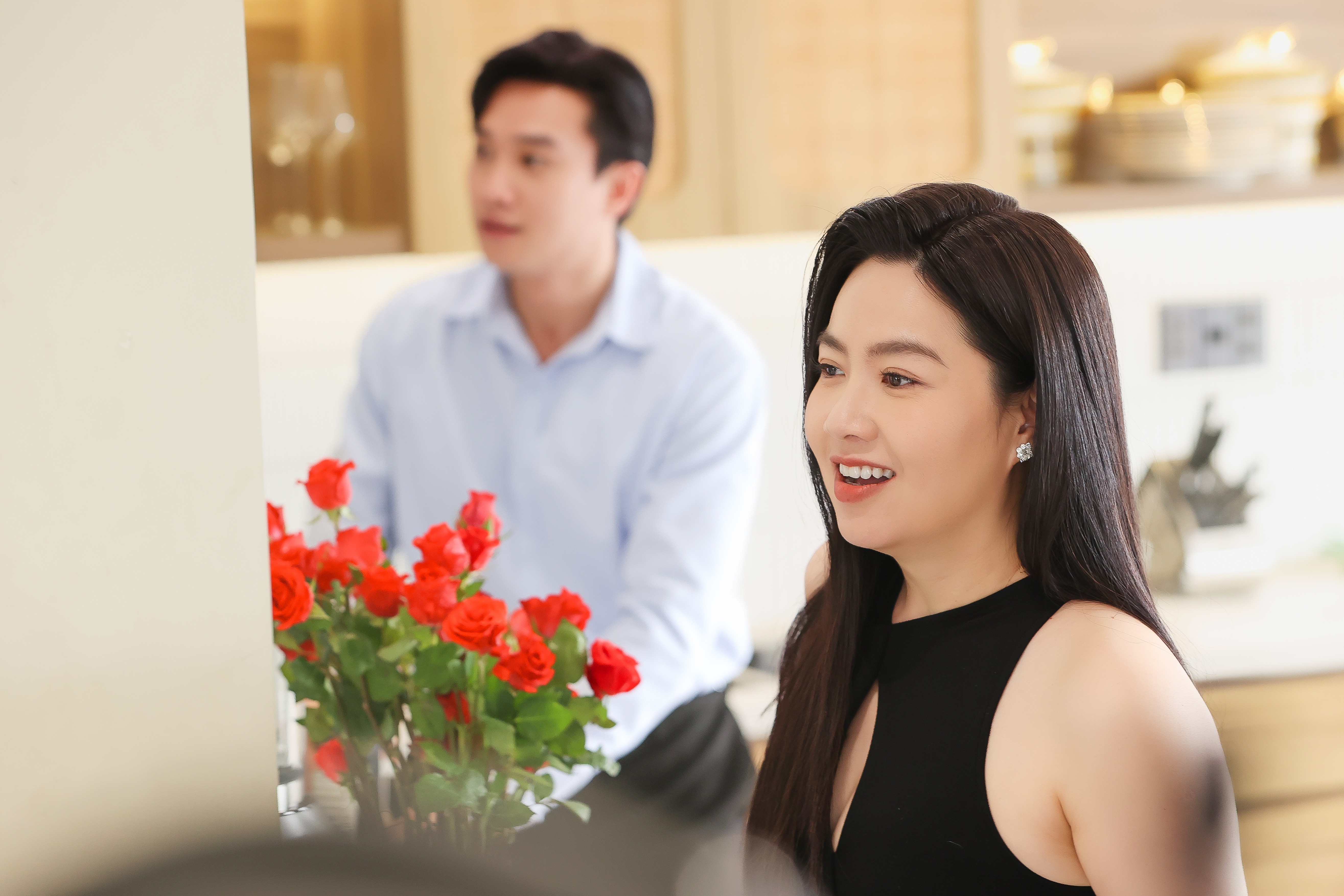 'Chị ngã em nâng': Hé lộ drama chấn động về gia đình Lê Khánh người chị 'dữ' nhất phim tháng 10