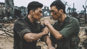 Màn 'đánh nhau' cực gắt và câu thoại gây xúc động trong 'Mưa đỏ'