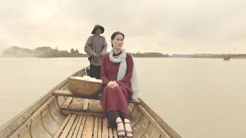 Thân Thúy Hà: Từ Á khôi đến người mẹ mạnh mẽ trong 'Mưa đỏ'