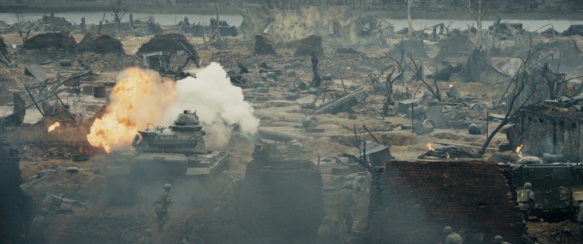 Điểm trừ khiến 'Mưa đỏ' chưa thể là tác phẩm hoàn hảo