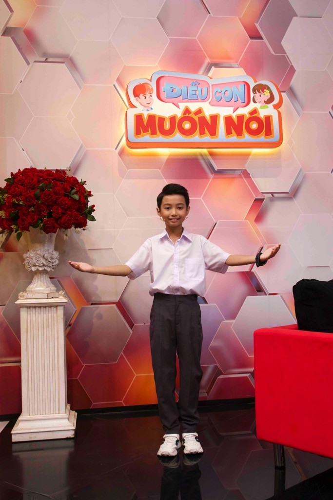 'Điều con muốn nói': Cậu bé 9 tuổi khiến MC Ốc Thanh Vân ngưỡng mộ với tình yêu nghệ thuật truyền thống
