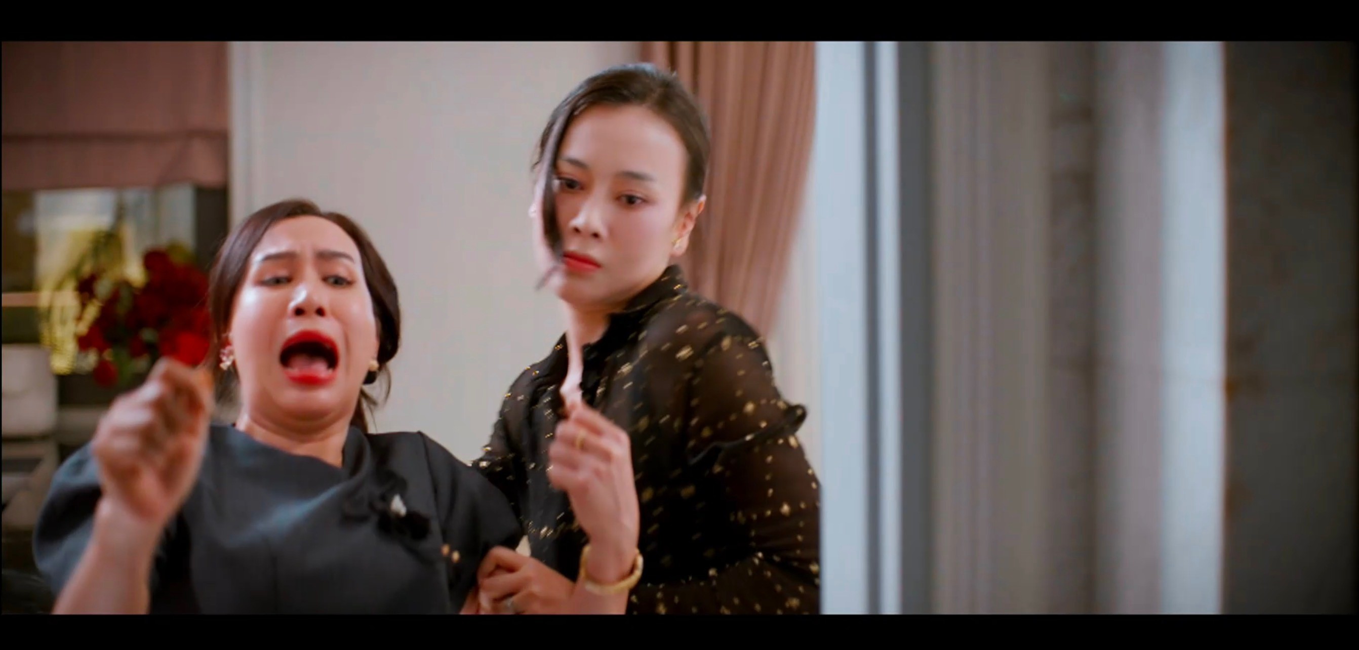 Phương Oanh 'tức sôi máu' khi đóng cảnh bảo vệ con trong phim mới