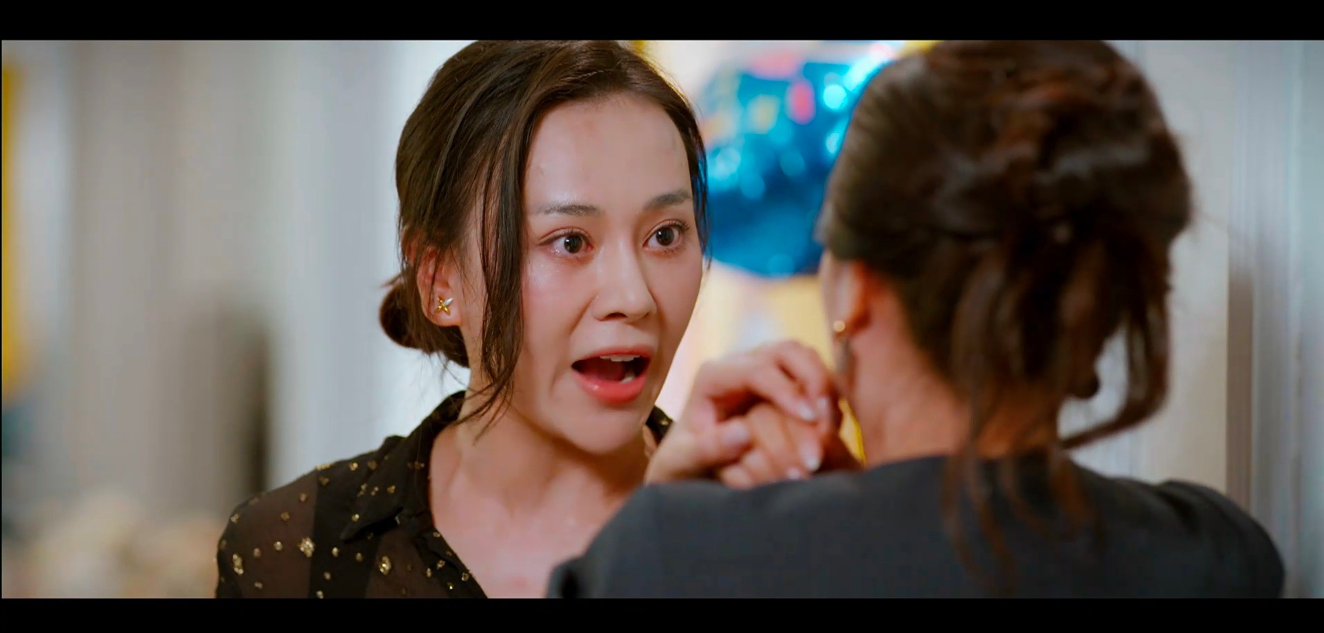 Phương Oanh 'tức sôi máu' khi đóng cảnh bảo vệ con trong phim mới