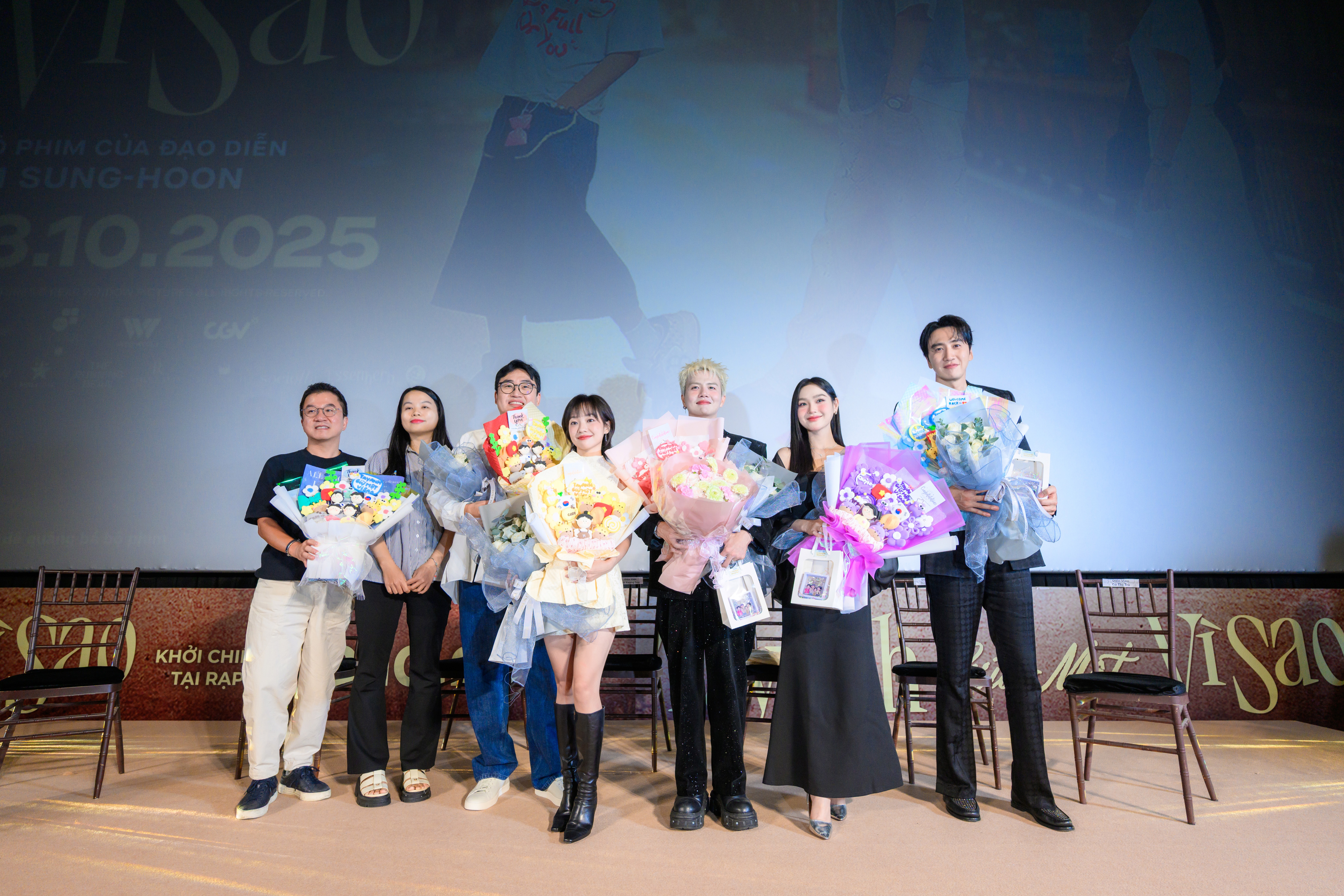 Cặp đôi Việt - Hàn hot nhất màn ảnh rộng 2025: Lee Kwang Soo và Hoàng Hà tương tác ngọt ngào cùng 'chiều cao đũa lệch' gây chú ý