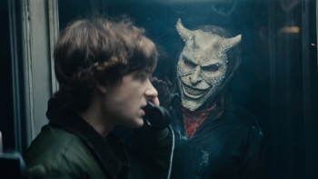 'Black phone 2 - Điện thoại đen 2' tung trailer mới: Ethan Hawke đưa nỗi sợ The Grabber lên cấp độ mới, ám ảnh ngay từ giây đầu tiên