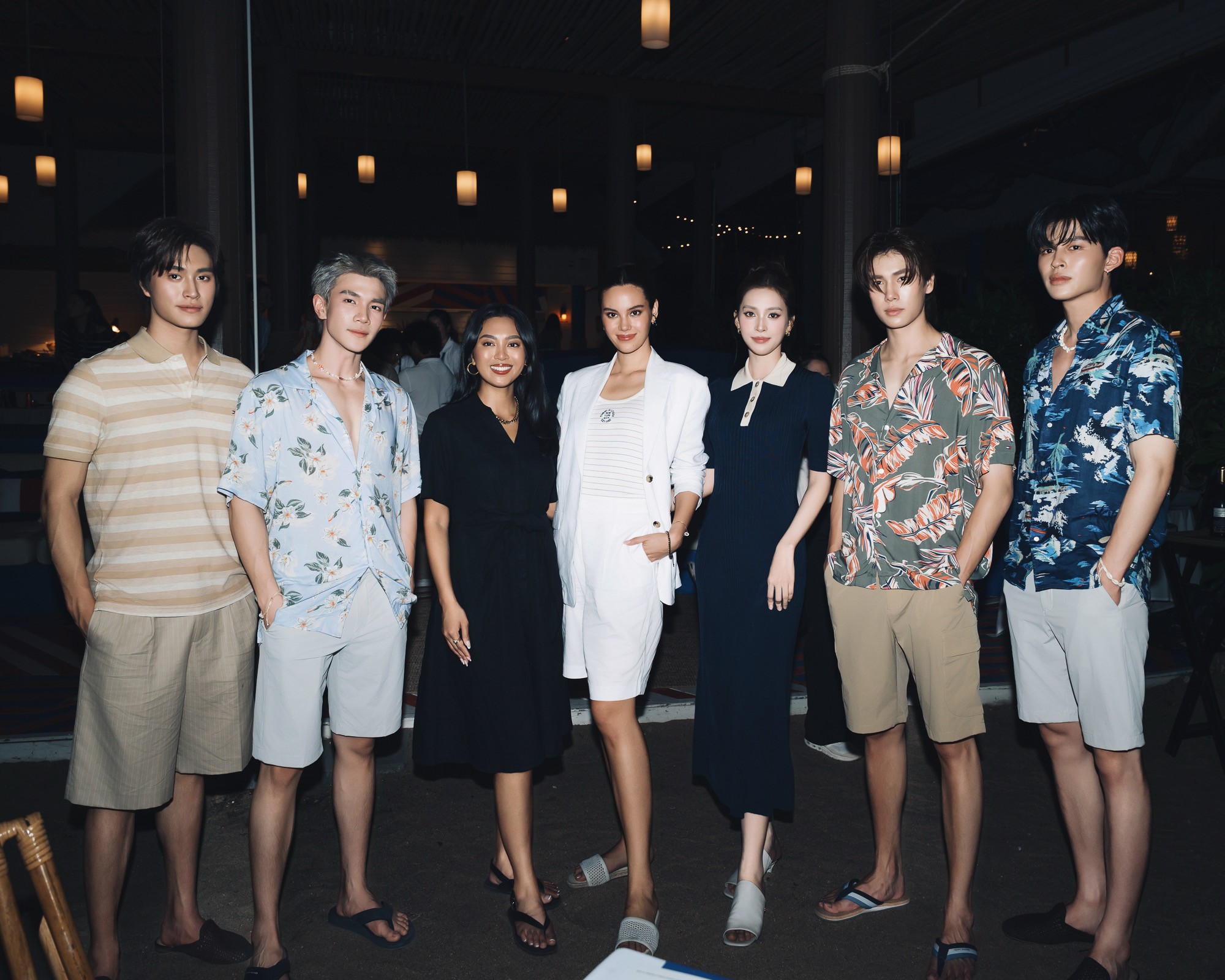 Hoa hậu Tiểu Vy khoe sắc bên cạnh tài tử Jung Hae In