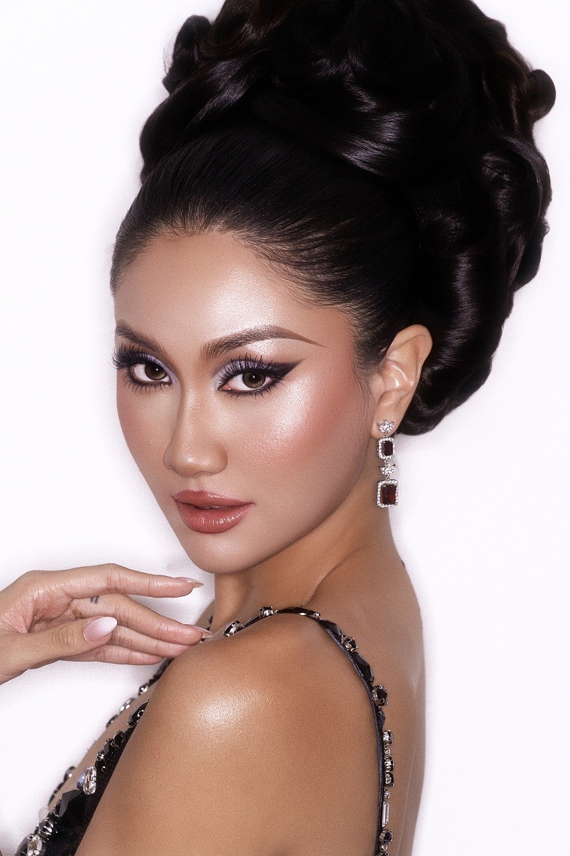 Hoa hậu Phương Linh công bố bộ ảnh ấn tượng, sẵn sàng hành trình 'Road to Miss Cosmo 2025'