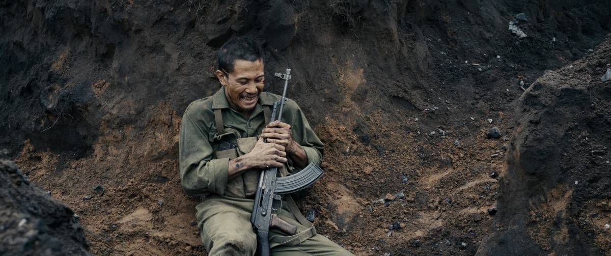 'Làm giàu với ma 2' của nghệ sĩ Hoài Linh liệu có đạt được 100 tỷ trước cơn sốt 'Mưa đỏ'?