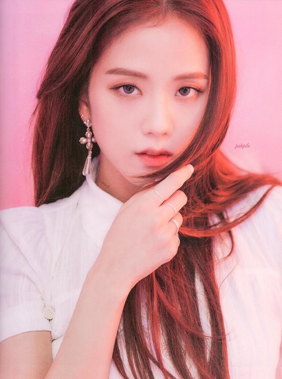 Jisoo: Ngôi sao đa tài hay chỉ là 'bình hoa di động'?