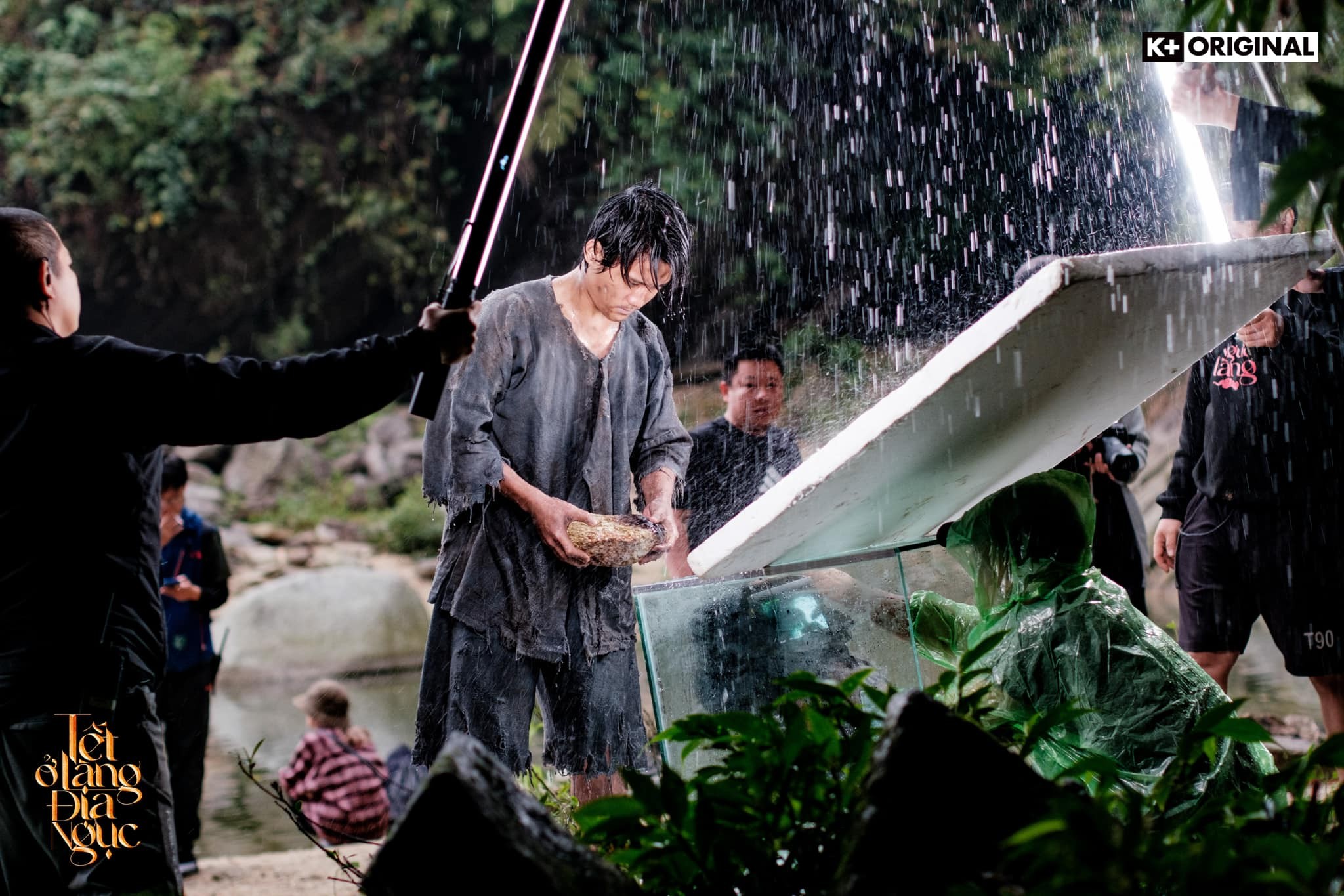 Đình Khang: Từ 'đất võ' đến chàng lính trẻ trong 'Mưa đỏ' lay động triệu trái tim