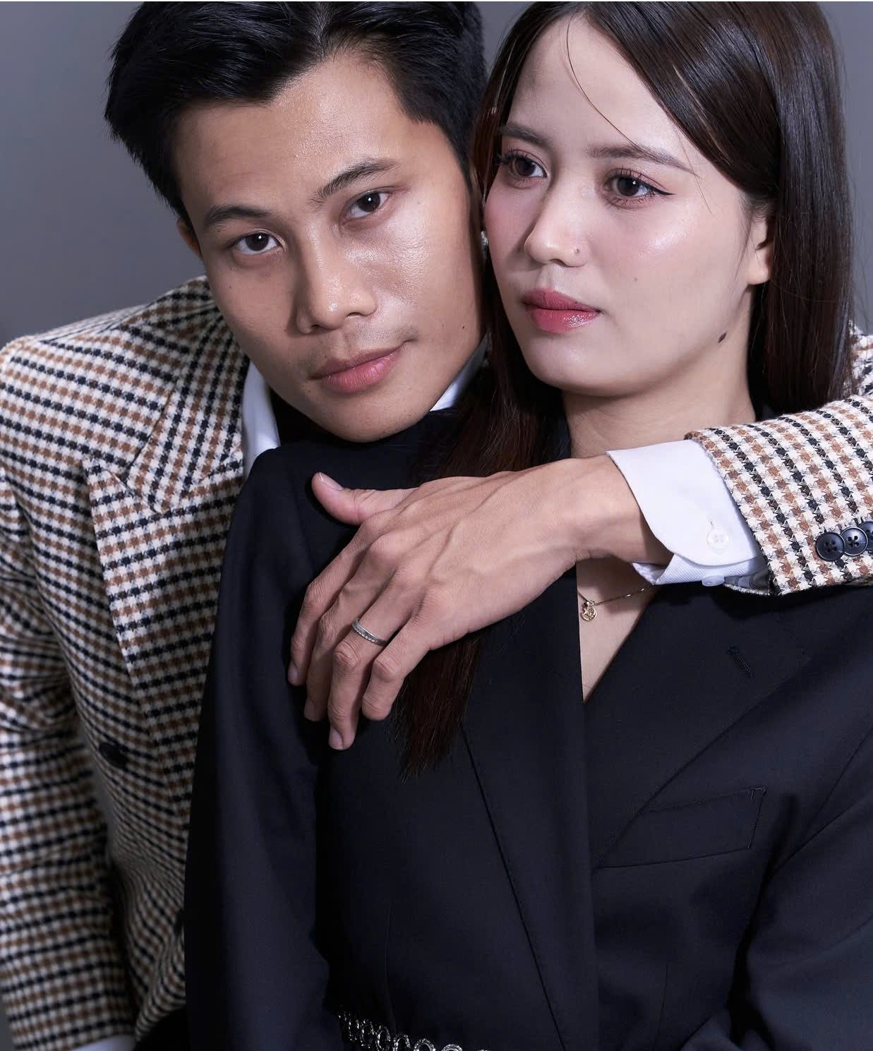 Bà xã anh Tạ trong 'Mưa đỏ': Tốt nghiệp Đạo diễn truyền hình, nhan sắc 'hack tuổi' như thiếu nữ tuổi 18