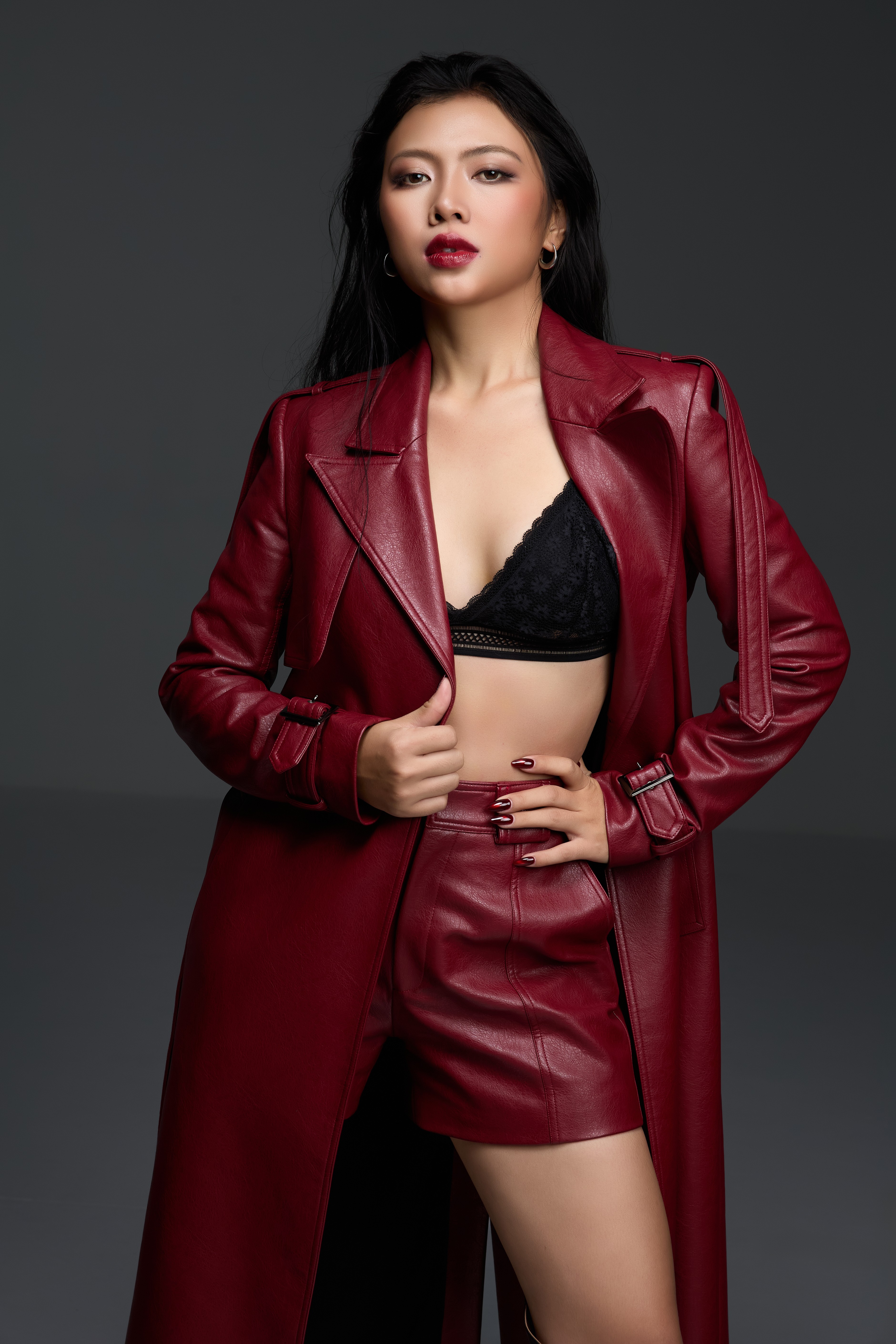 Diễn viên trẻ Thiên Thư cùng những 'cú xoay' vòng đời và vòng nghề