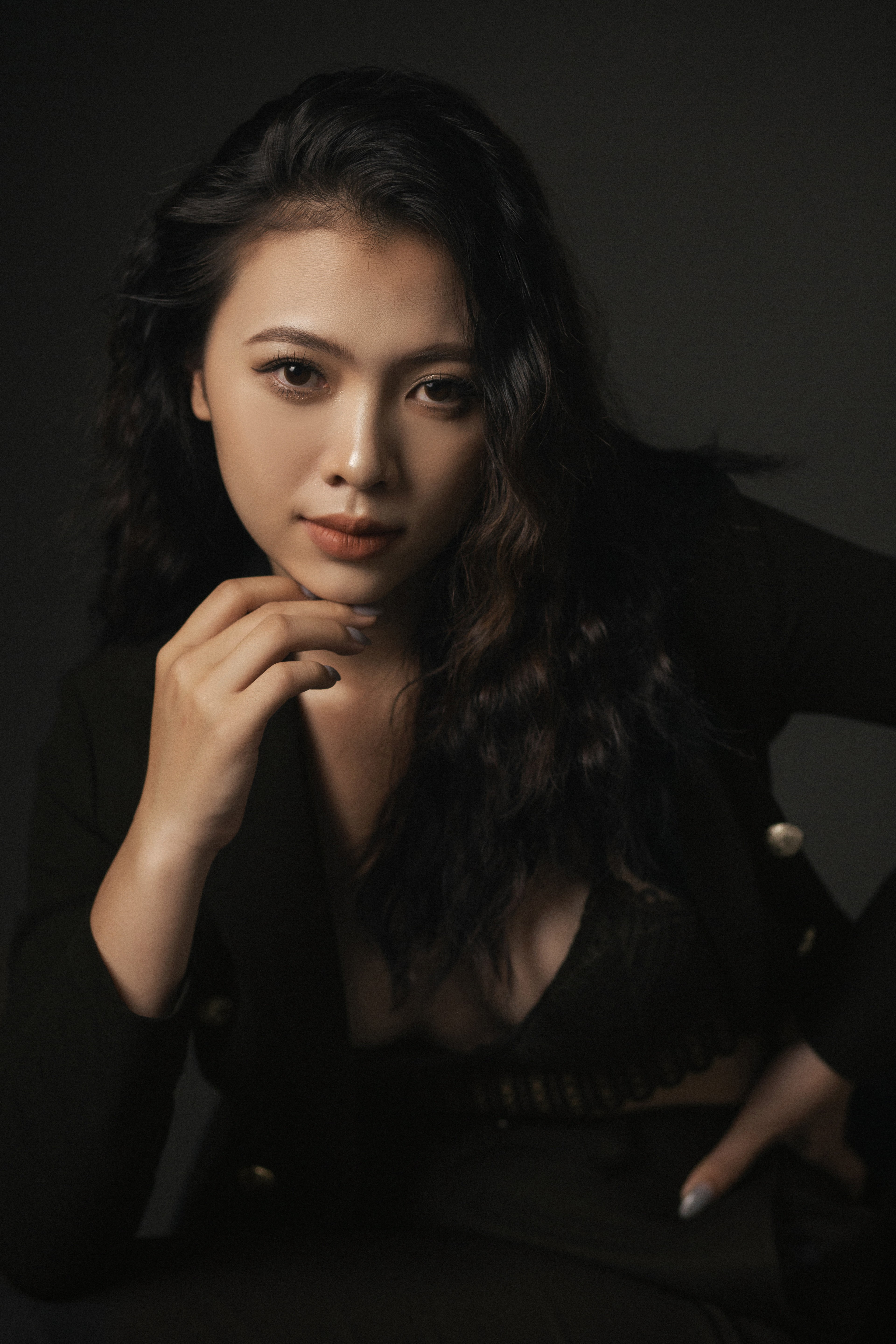 Diễn viên trẻ Thiên Thư cùng những 'cú xoay' vòng đời và vòng nghề