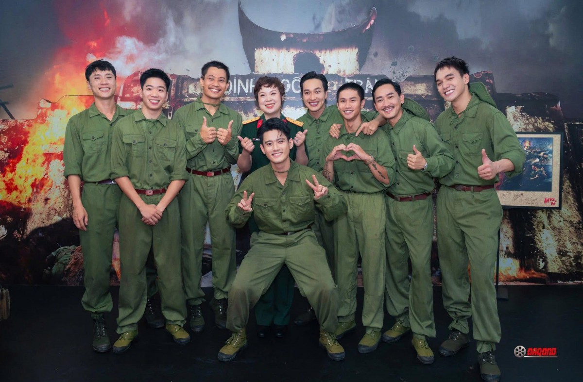 Đạo diễn, NSƯT Đặng Thái Huyền: 'Mưa đỏ' cho tôi tất cả!