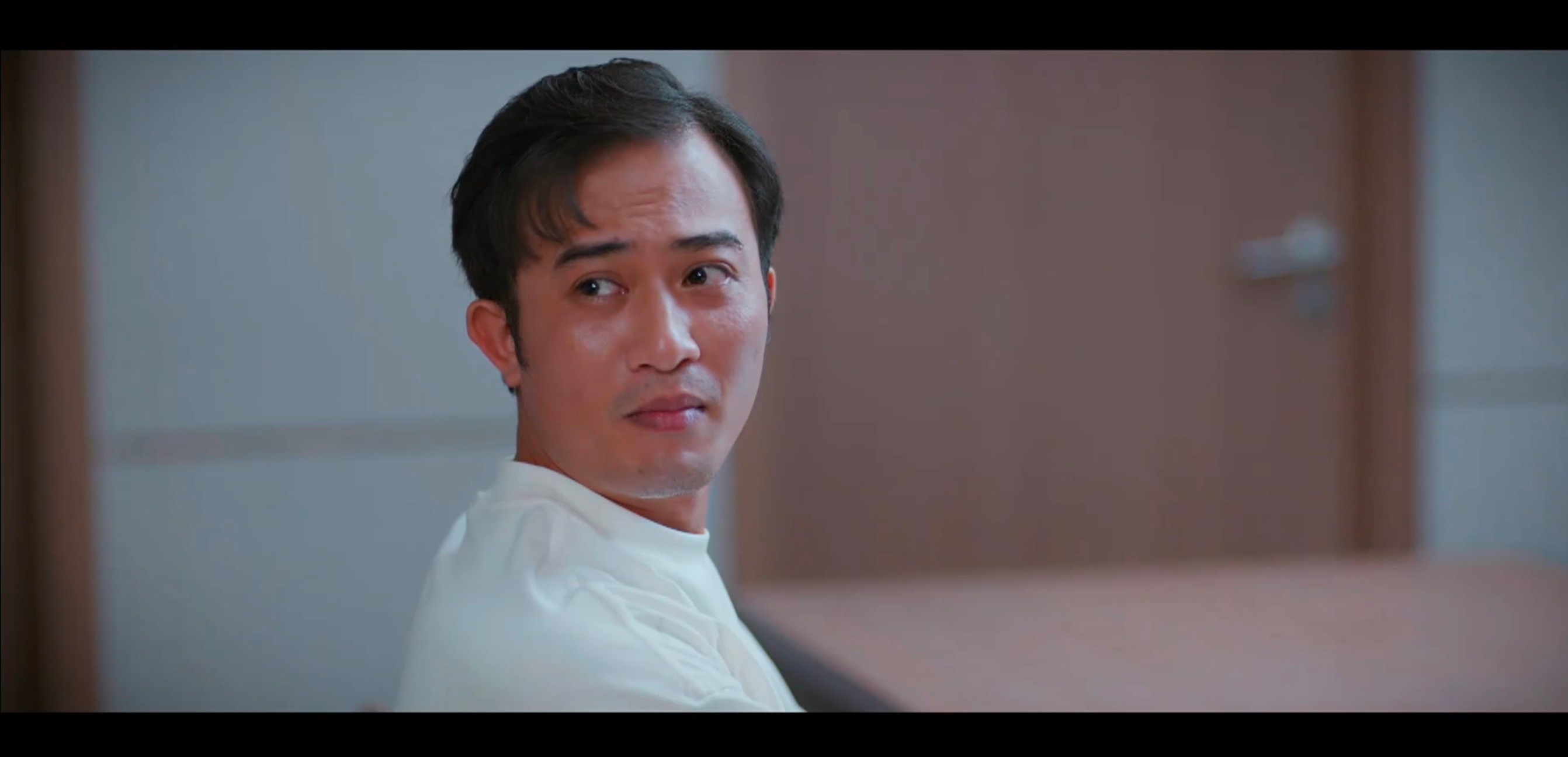 Luộm thuộm nhưng thuyết phục: Vai diễn tổng tài gây tranh cãi của Doãn Quốc Đam